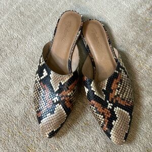 Madewell | The Remi Snakeskin Mules in Spiced Cider size 9.5